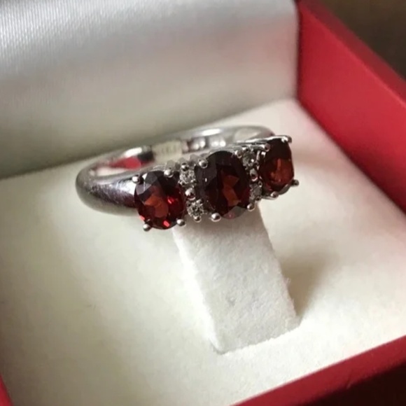 Birks Vintage 14k White Gold Triple Garnets with Diamonds Accent Ring - Picture 2 of 9
